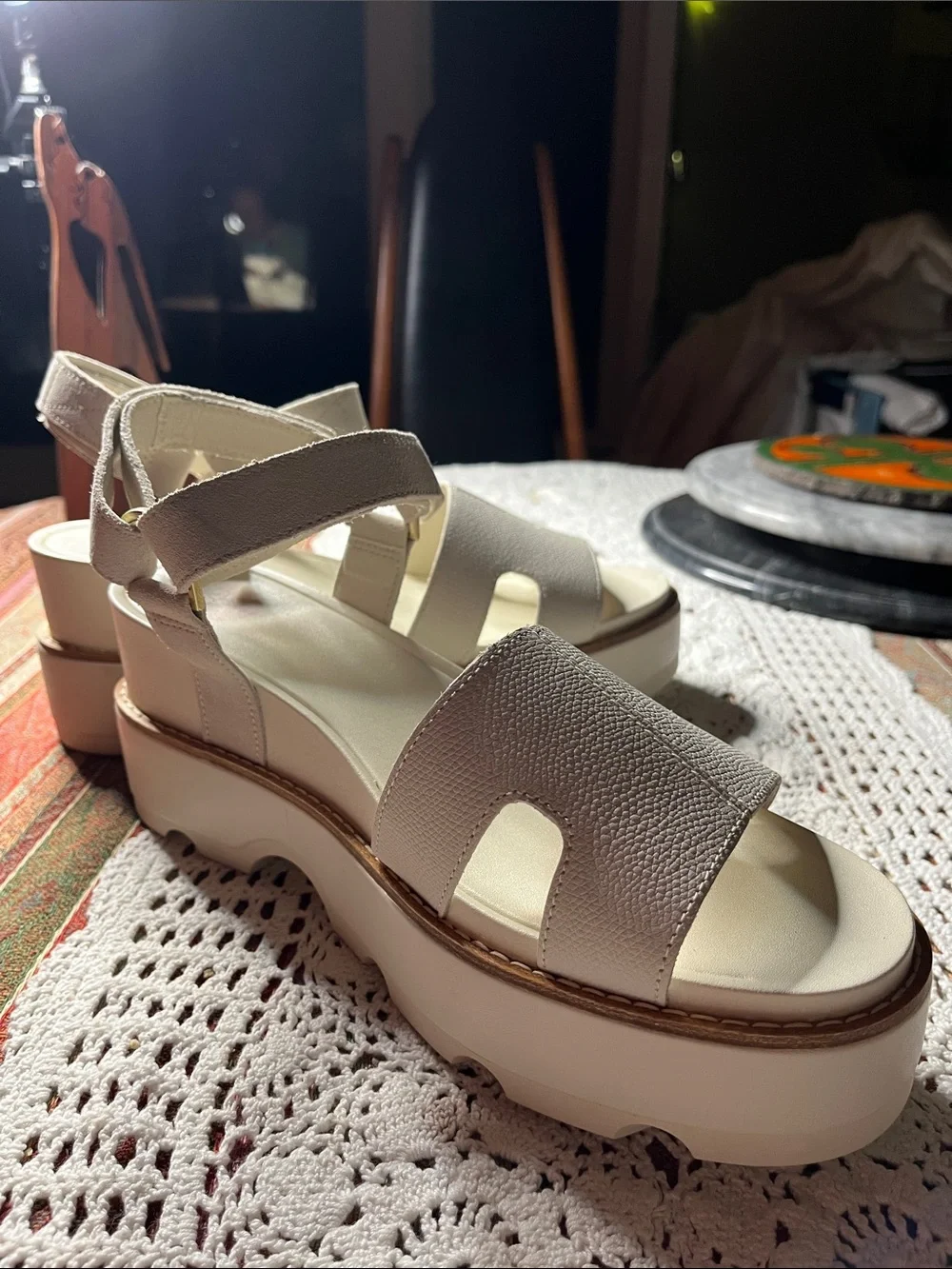 Sorel Joanie IV Wedge Leather Sandal in chalk chalk retail 140 size 11